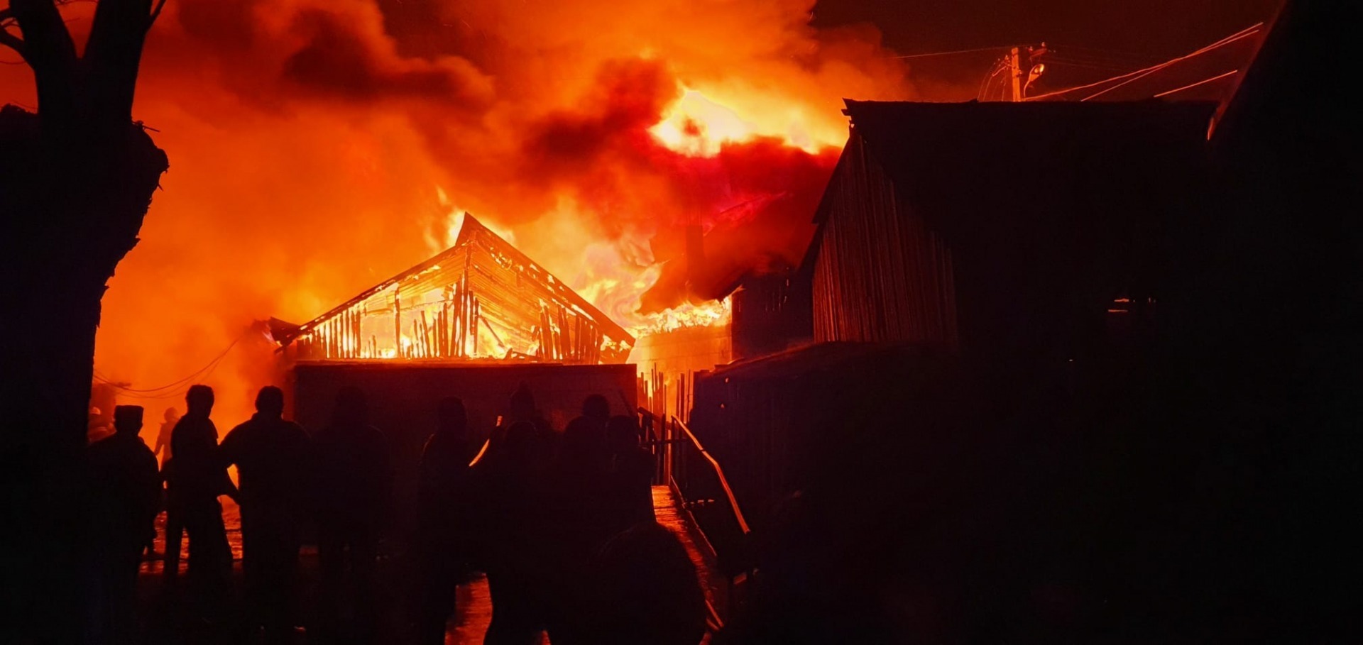 incendiu casa pompieri