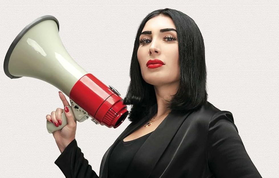 laura loomer pe coperta cartii sale