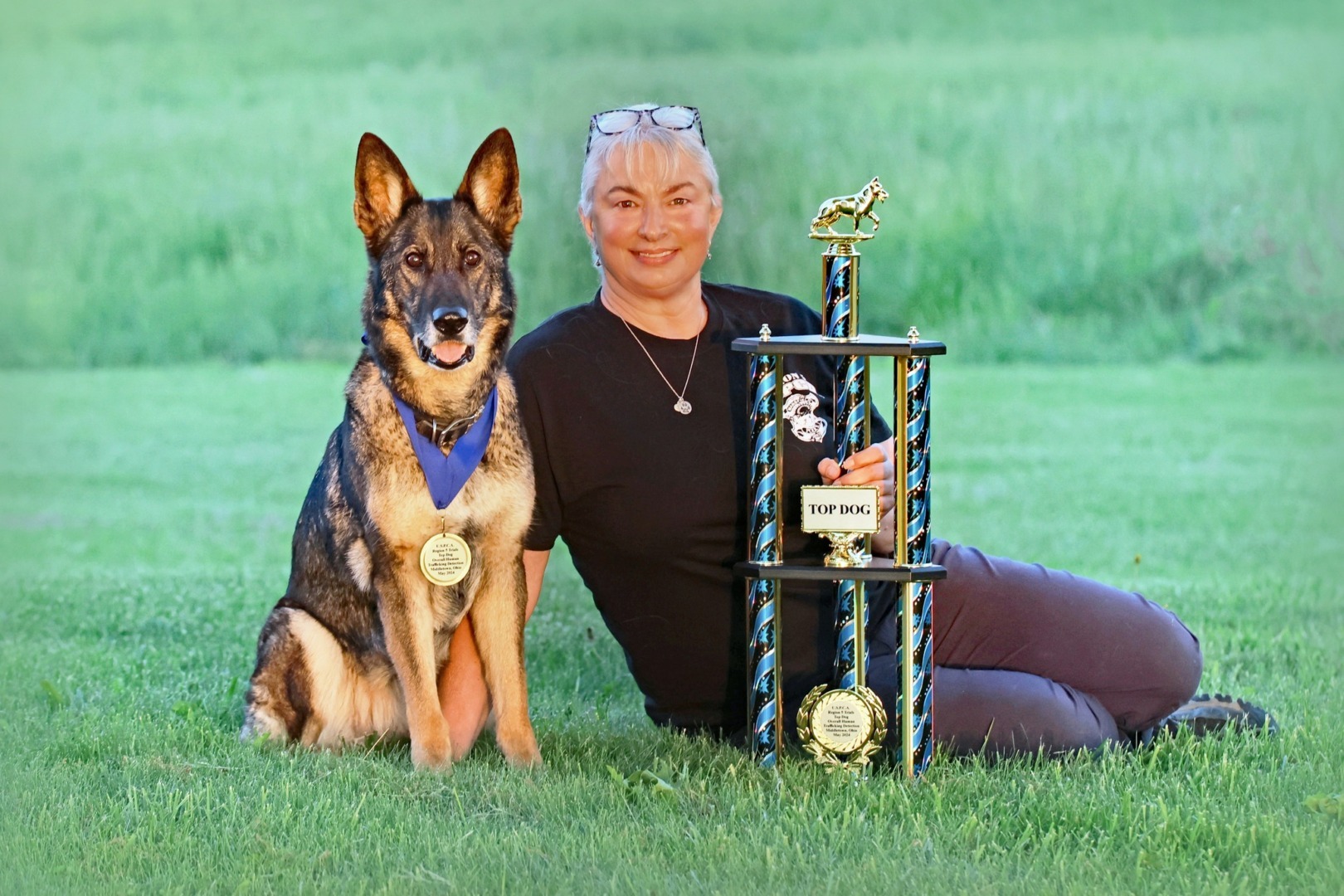 Besa, singurul câine din SUA care a primit calificarea „Trafic de persoane”. Cățelușa este voluntar K9 și parte din echipa de Intervenții Speciale din Ohio.