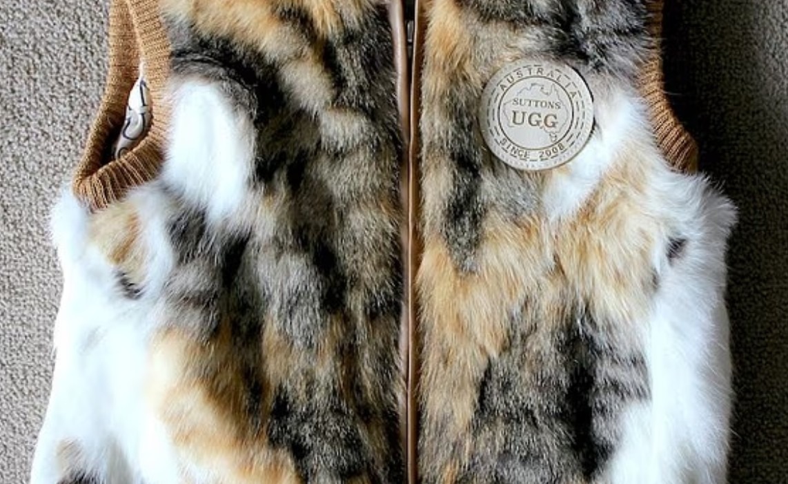 Haină din blană de pisică