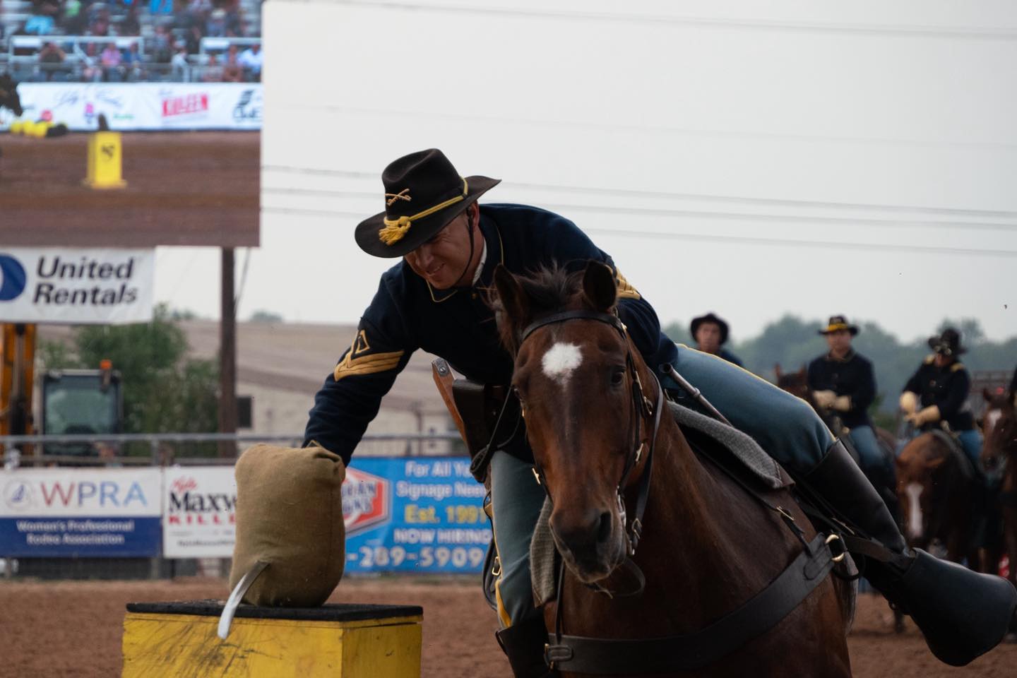 Călăreț și cal din armata SUA