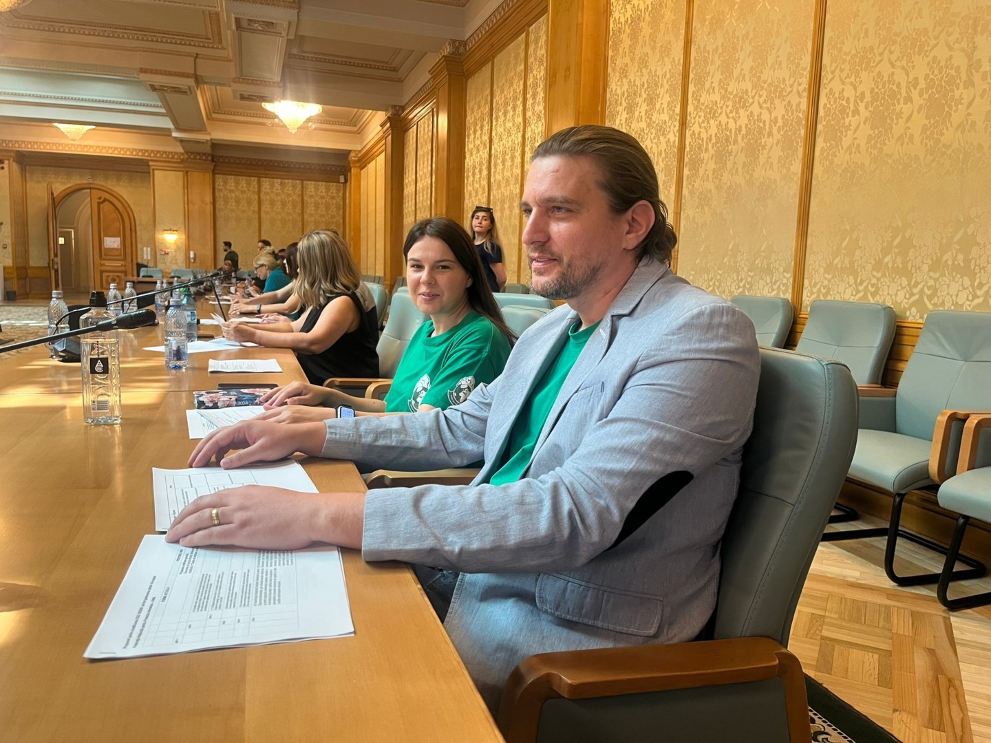 Reprezentanți ai ONG-urilor în Parlamentul României