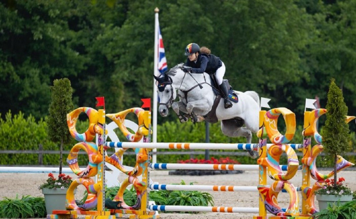 Daria Copos si calul sau la competitie