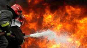 pompierii sting incendiul