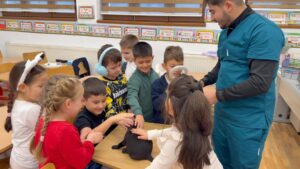 Elevii unei școli din Târgu Jiu învață despre protecția animalelor