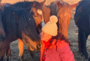 Daniela Popovici si caii de care are grija