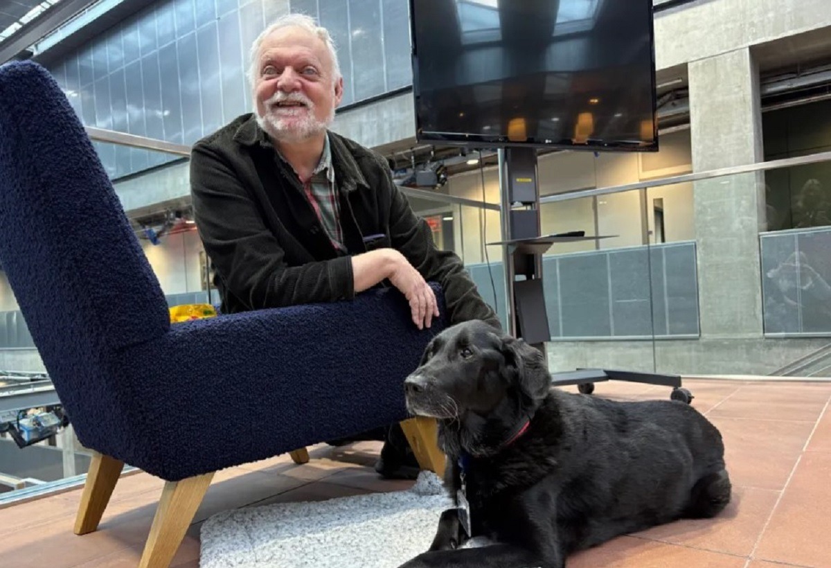 jurnalistul orb si cainele sau