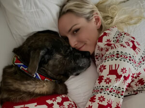 Sportiva americană Lindsey Vonn, alături de câinele Leo