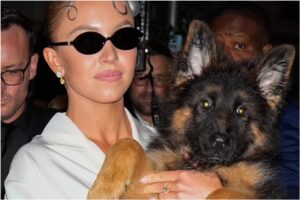 Actrița Sydney Sweeney alături de câinele ei, un pui de ciobănesc german