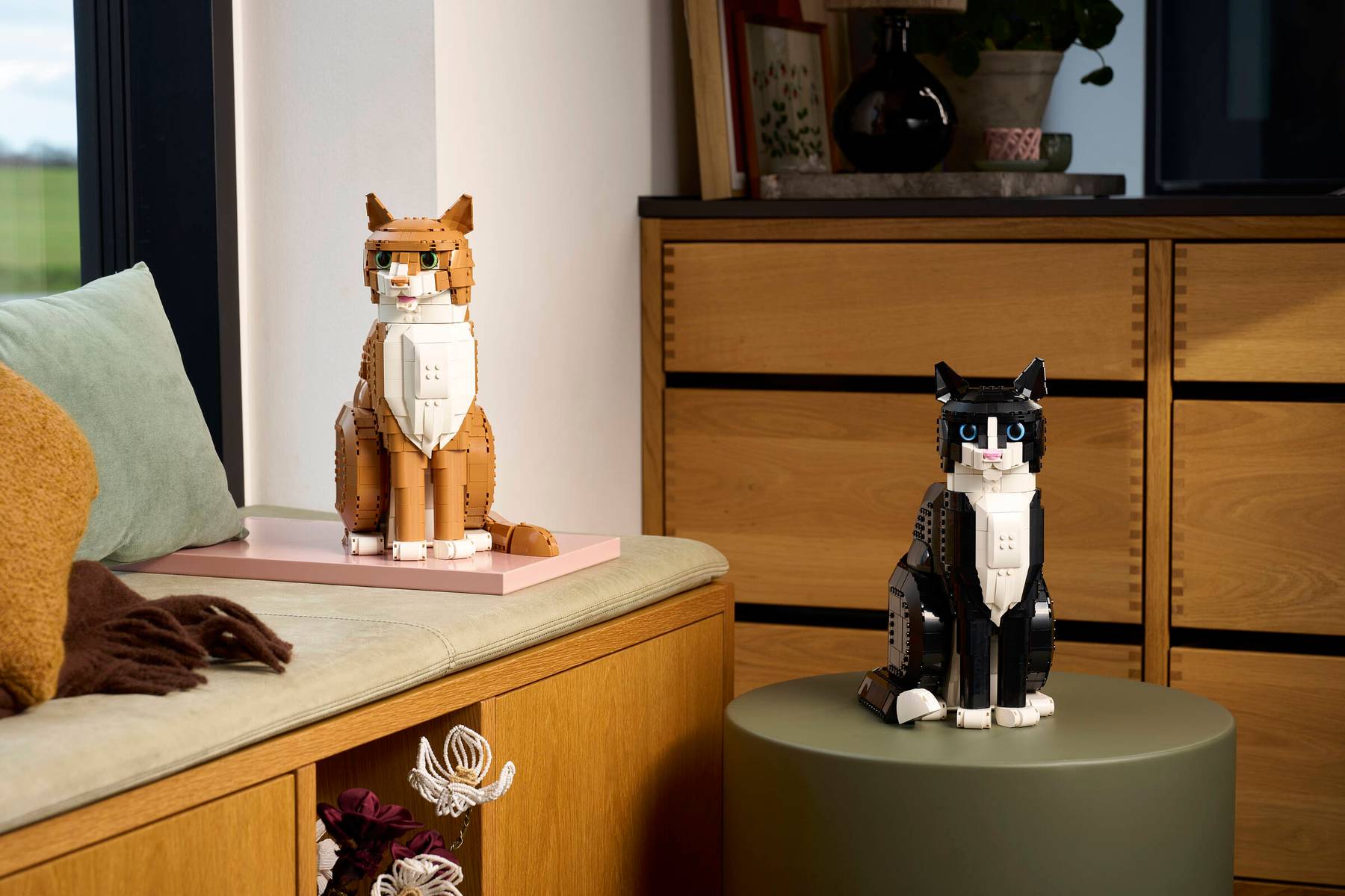 blted58edc393988117-21376_21349_Lifestyle_Envr_01