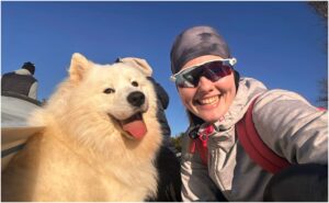 Câinele Hugo alături de stăpâna lui, canotoarea olimpică Magdalena Rusu