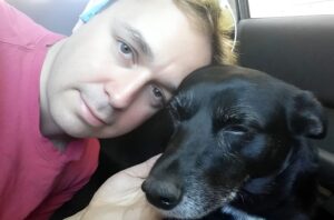 Dale Pearce, un bărbat care și-a criogenizat câinele bolnav de cancer, pentru a-l salva