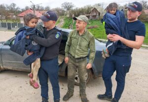 fetite-disparute-cautate-cu-caini-de-urma