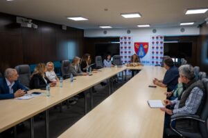 Reprezentanți ai autorităților pentru protecția animalelor s-au întâlnit pentru a găsi soluții pentru problemele din Ilfov