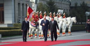 lukasenko-primit-de-kim-jong-un-cu-cai-albi